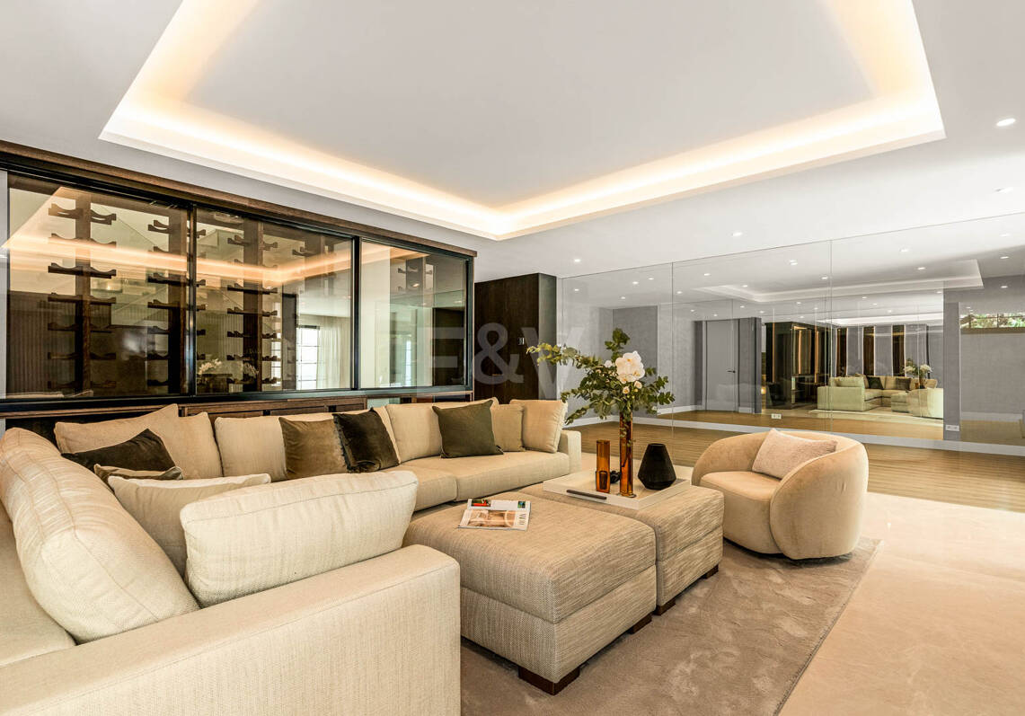 Villa Monte Blanco: An Oasis of Elegance and Tranquility, next to the Las Brisas Golf Course, Nueva Andalucía