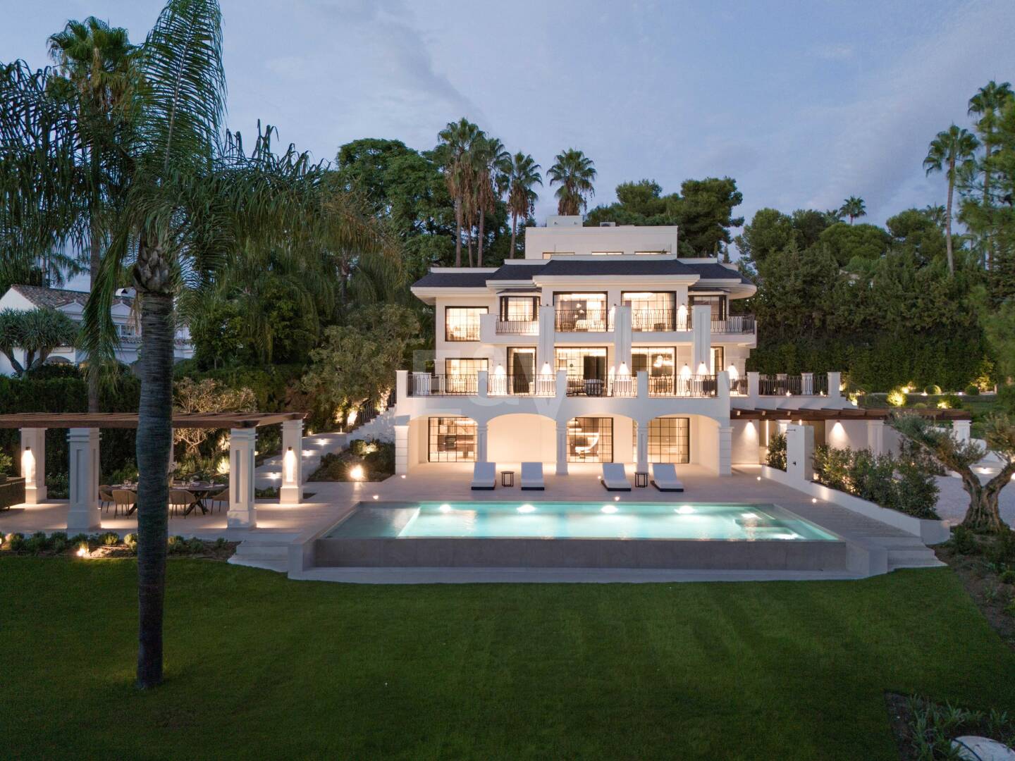 Villa Monte Blanco: Eine Oase der Eleganz und Ruhe, neben dem Golfplatz Las Brisas
