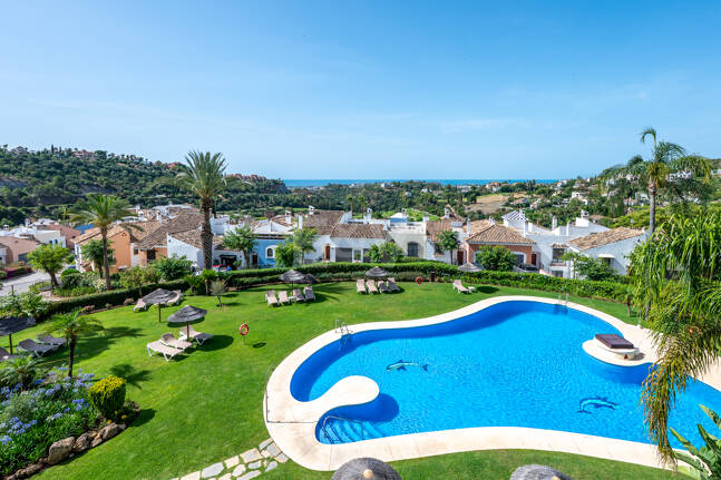 Takvåning till salu i Los Arqueros, Benahavis