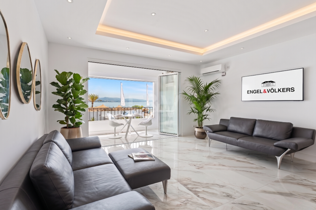 Apartment in erster Strandreihe mit Meer- und Bergblickr