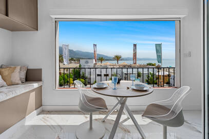 Apartment in erster Strandreihe mit Meer- und Bergblickr