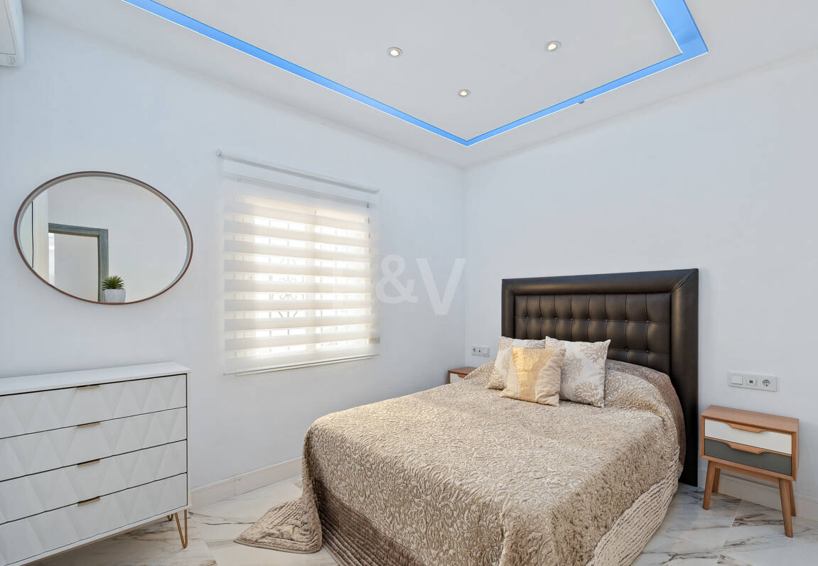 Frontline beach apartment with sea and mountain views