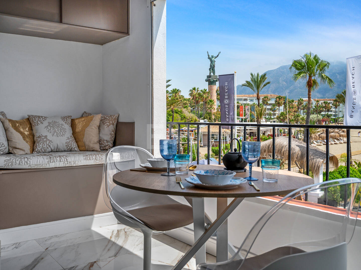 Frontline beach apartment with sea and mountain views