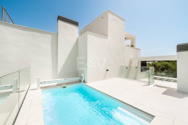 New Luxury Semi Penthouse with Private Rooftop Pool on Marbella's Golden Mile