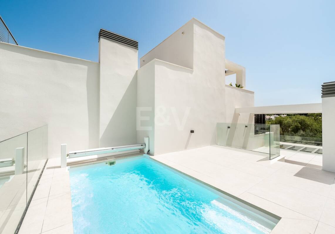 New Luxury Semi Penthouse with Private Rooftop Pool on Marbella's Golden Mile