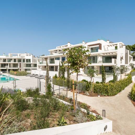 New Luxury Semi Penthouse with Private Rooftop Pool on Marbella's Golden Mile