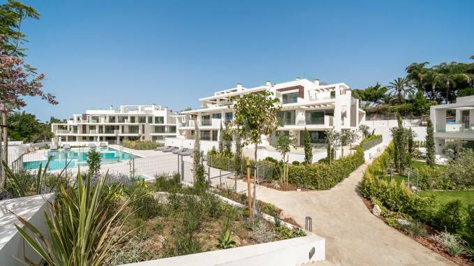 Nouveau semi-penthouse de luxe avec piscine privée sur le toit de Marbella Golden Mile
