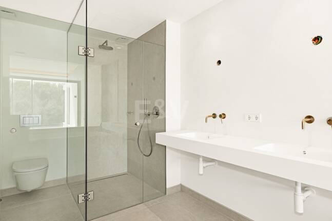 New Luxury Semi Penthouse with Private Rooftop Pool on Marbella's Golden Mile