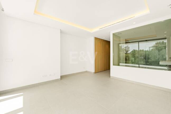 New Luxury Semi Penthouse with Private Rooftop Pool on Marbella's Golden Mile