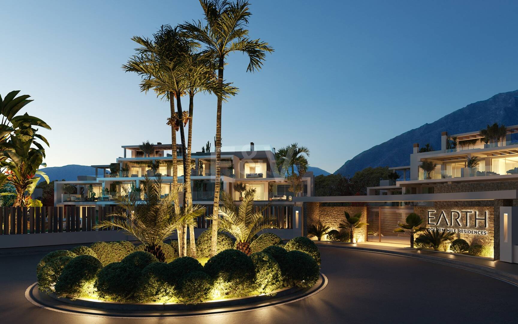 Luxury 3 Bedroom Semi Penthouse with Private Rooftop Pool on Marbella's Golden Mile