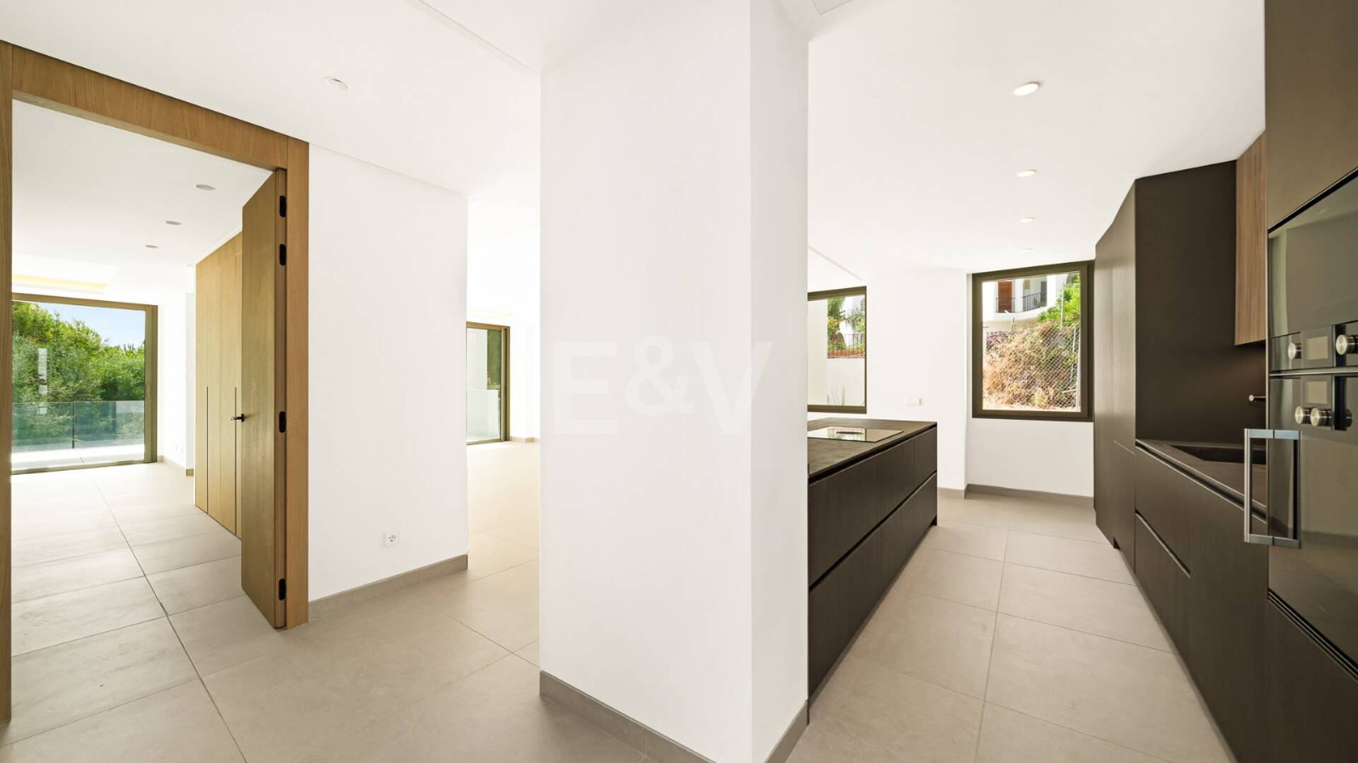 New Luxury Semi Penthouse with Private Rooftop Pool on Marbella's Golden Mile