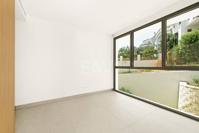 New Luxury Semi Penthouse with Private Rooftop Pool on Marbella's Golden Mile