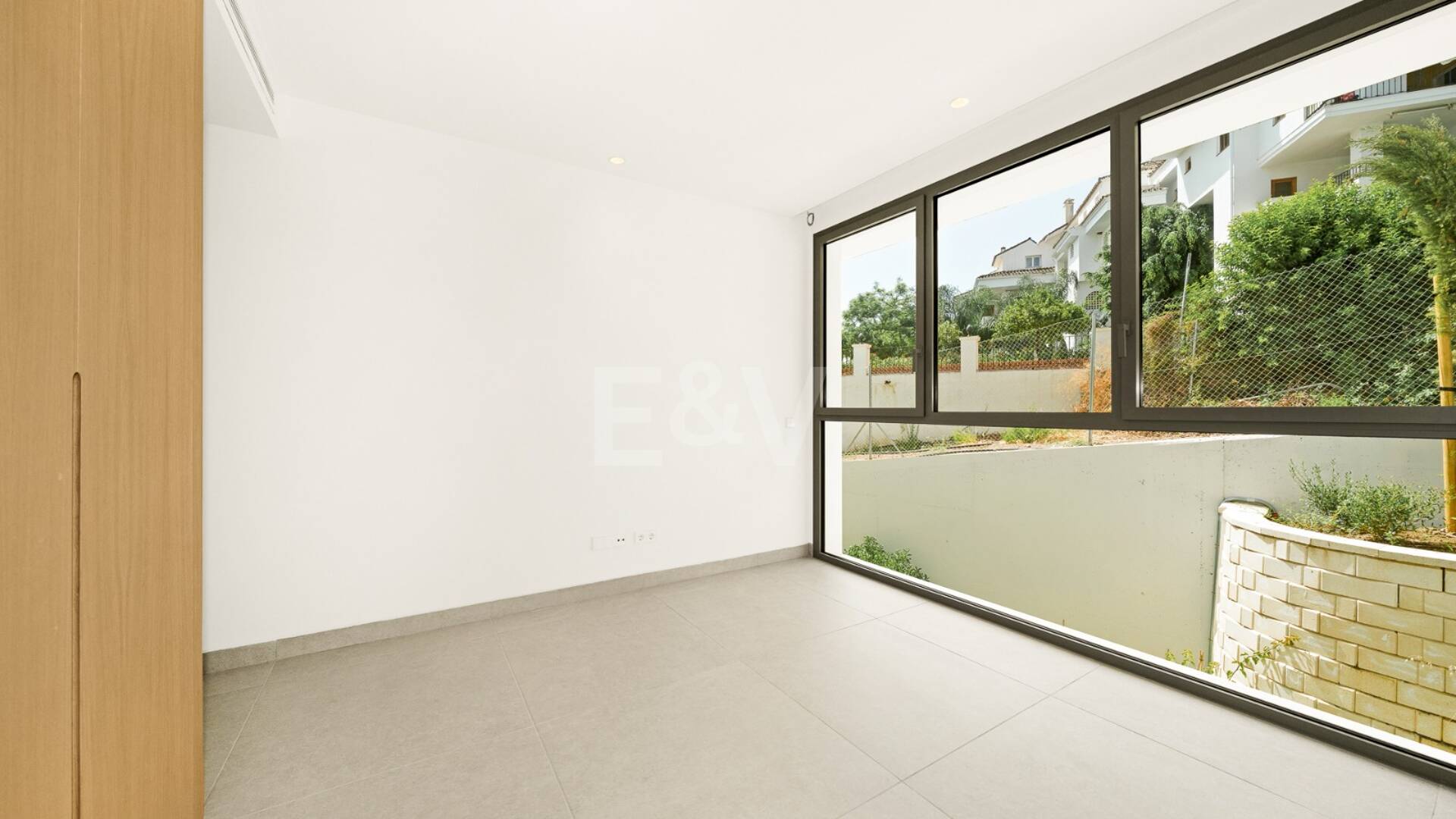 New Luxury Semi Penthouse with Private Rooftop Pool on Marbella's Golden Mile