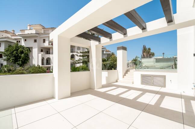 New Luxury Semi Penthouse with Private Rooftop Pool on Marbella's Golden Mile