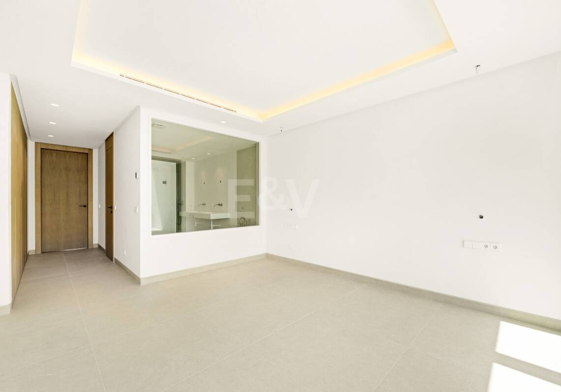 New Luxury Semi Penthouse with Private Rooftop Pool on Marbella's Golden Mile
