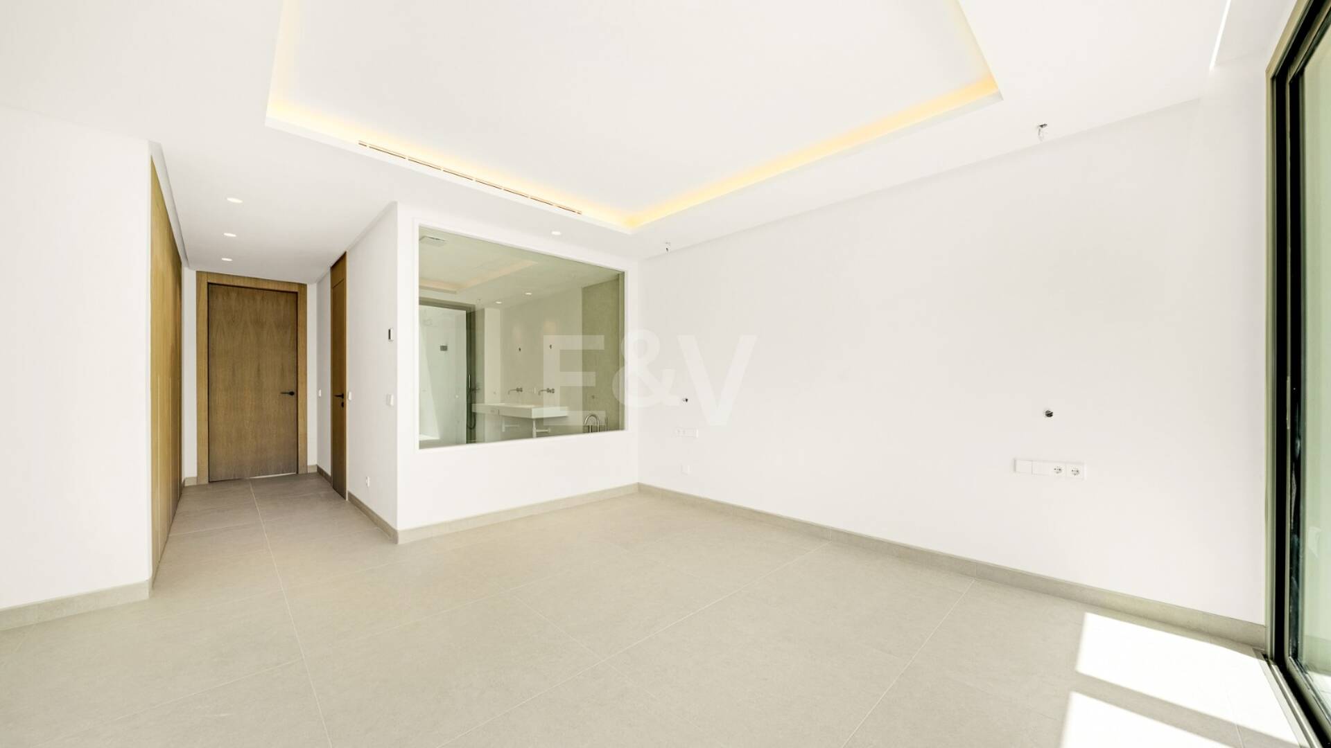 New Luxury Semi Penthouse with Private Rooftop Pool on Marbella's Golden Mile