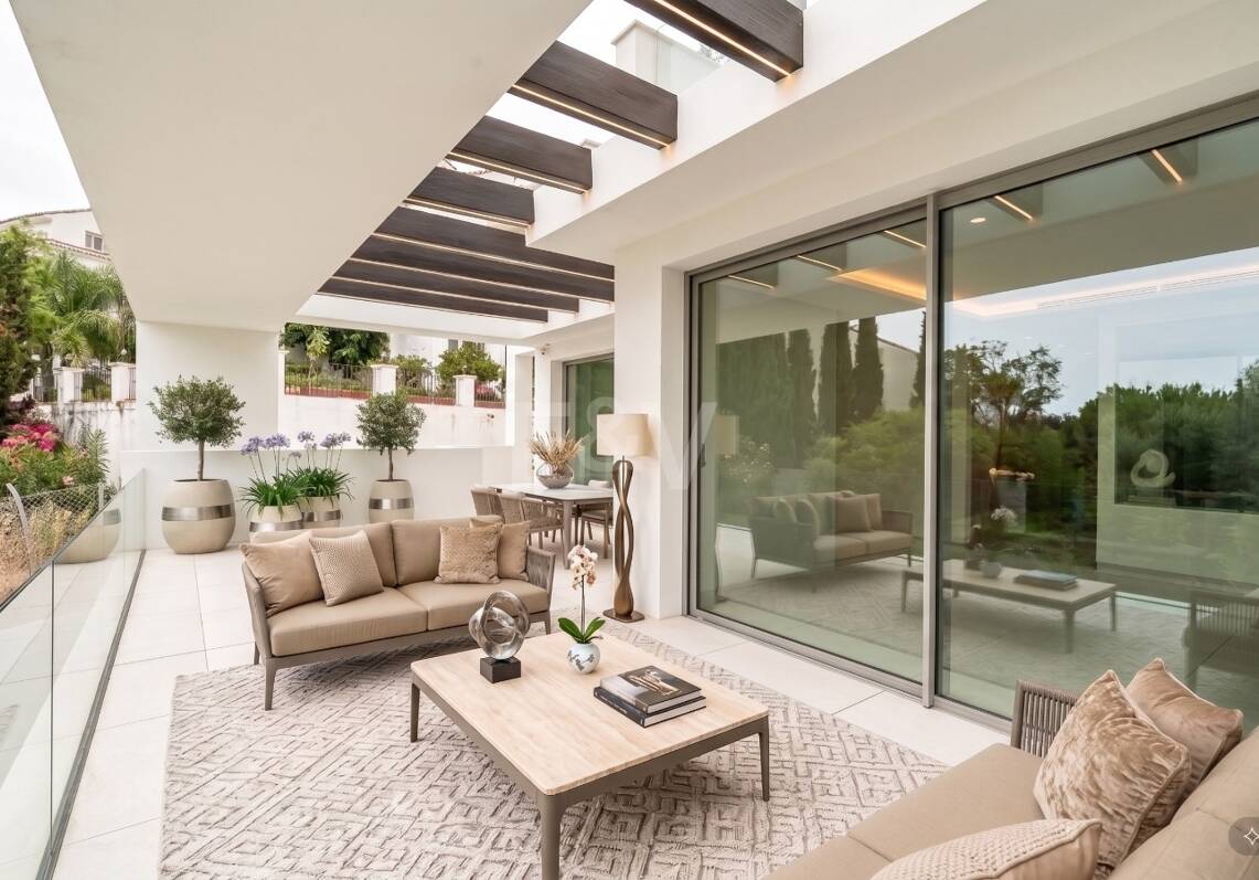 New Luxury Semi Penthouse with Private Rooftop Pool on Marbella's Golden Mile