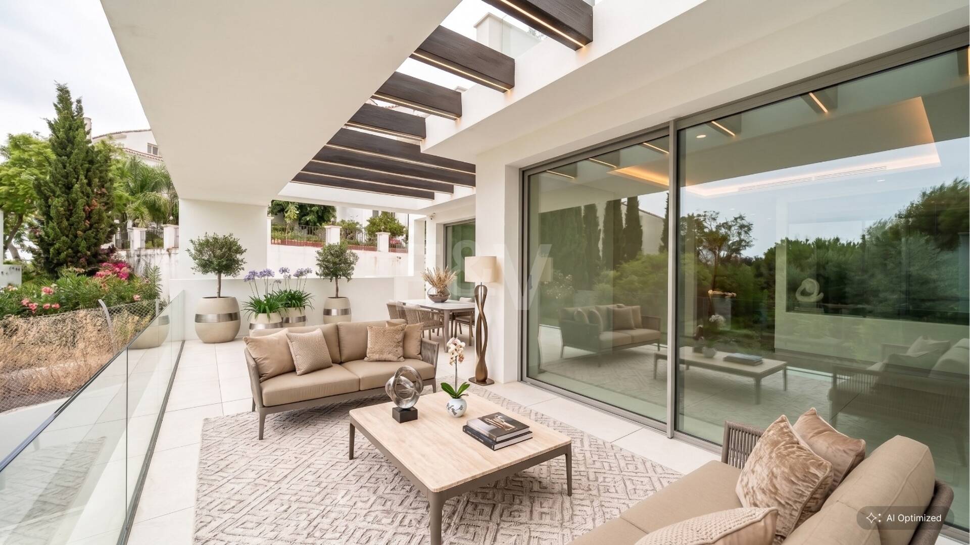 New Luxury Semi Penthouse with Private Rooftop Pool on Marbella's Golden Mile