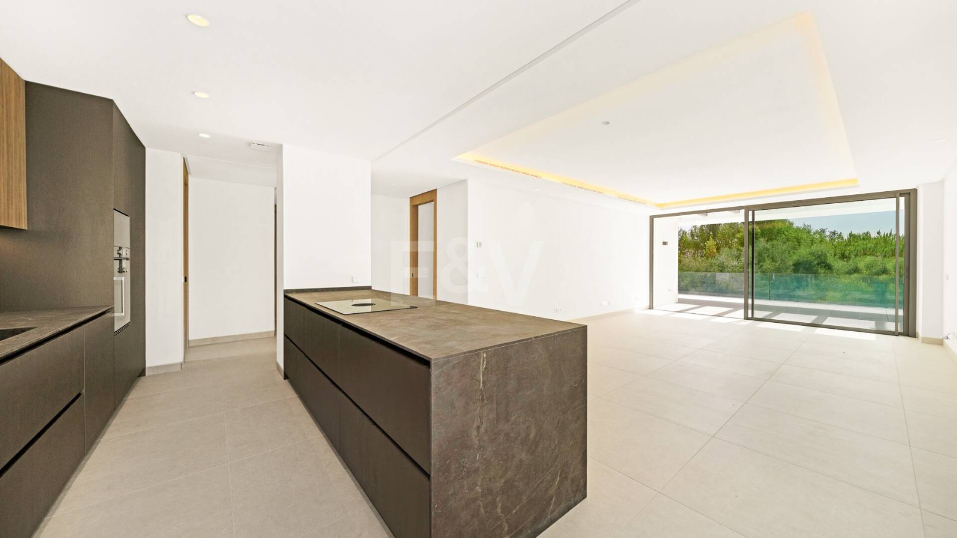 New Luxury Semi Penthouse with Private Rooftop Pool on Marbella's Golden Mile