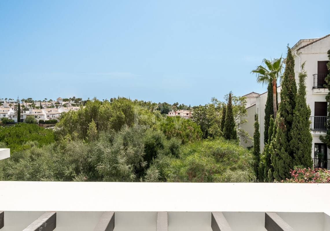 New Luxury Semi Penthouse with Private Rooftop Pool on Marbella's Golden Mile