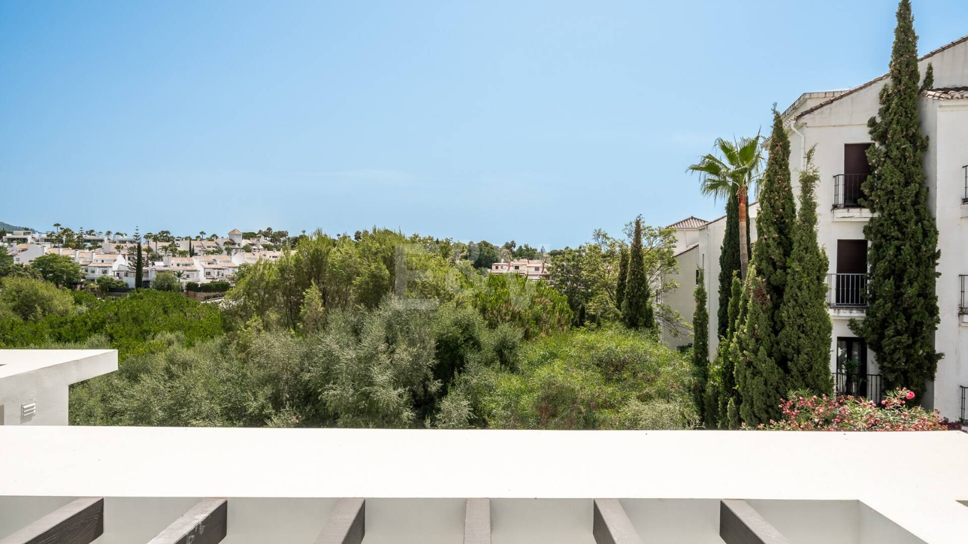 New Luxury Semi Penthouse with Private Rooftop Pool on Marbella's Golden Mile