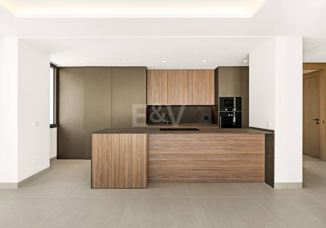 New Luxury Semi Penthouse with Private Rooftop Pool on Marbella's Golden Mile