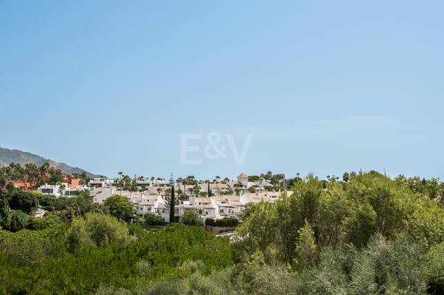 New Luxury Semi Penthouse with Private Rooftop Pool on Marbella's Golden Mile