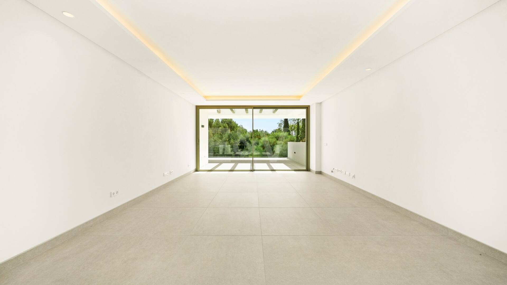 New Luxury Semi Penthouse with Private Rooftop Pool on Marbella's Golden Mile