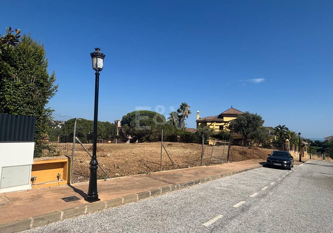 Exclusiva parcela con vistas al mar con licencia de construcción