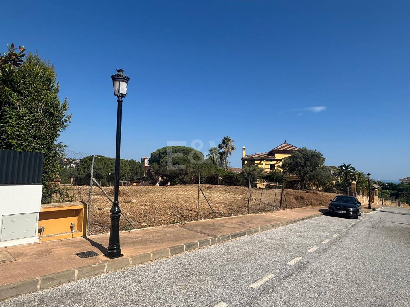 Exclusiva parcela con vistas al mar con licencia de construcción