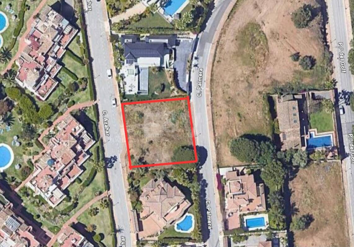Exclusiva parcela con vistas al mar con licencia de construcción