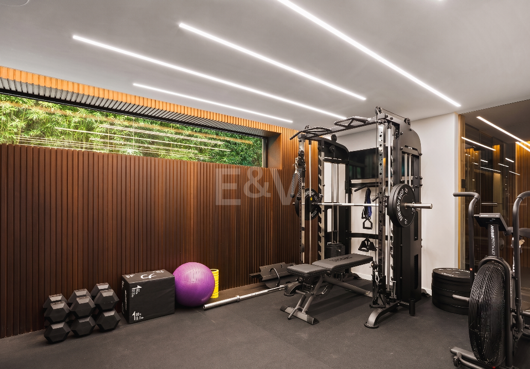 Frontline Golf Villa with State of the Art amenities in Las Brisas