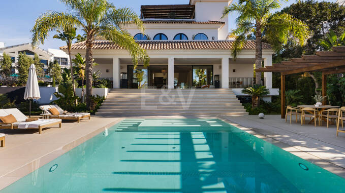 Frontline Golf Villa with State of the Art amenities in Las Brisas