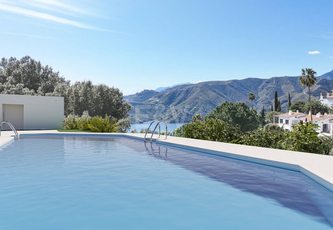 Exclusive 3-bedroom Penthouse with Rooftop Solarium