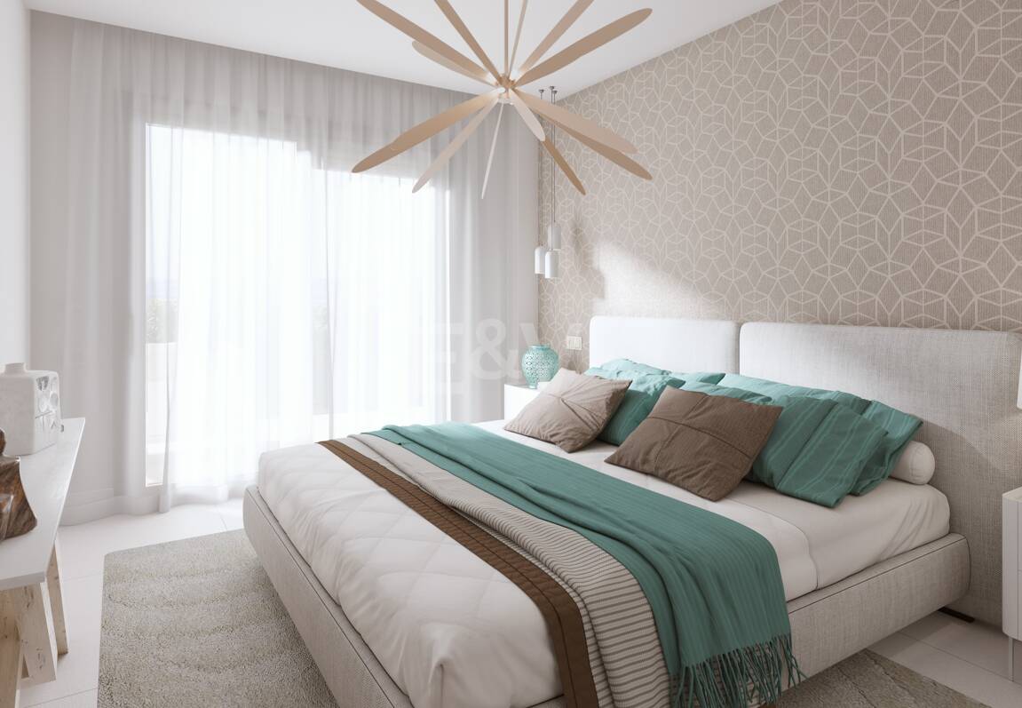 Exclusive 3-bedroom Penthouse with Rooftop Solarium