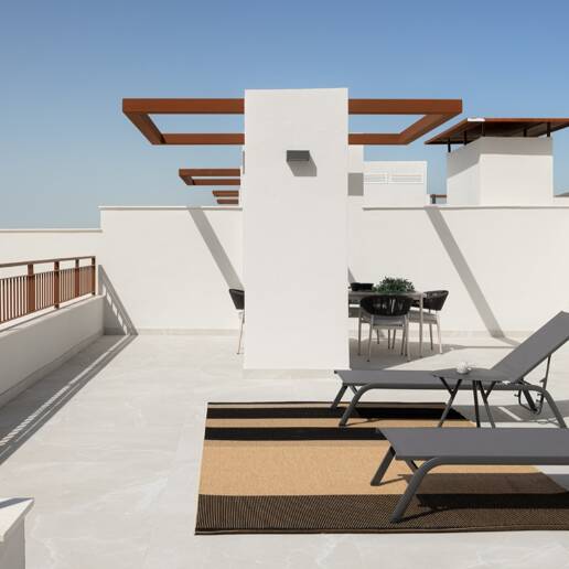 Exclusive 3-bedroom Penthouse with Rooftop Solarium