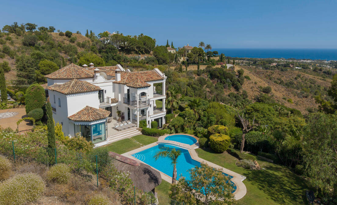 Villa de style andalou avec une intimité inégalée et vue panoramique sur la mer