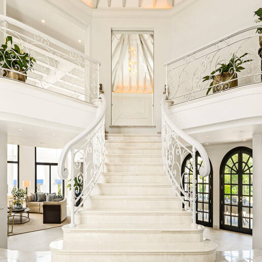 Villa im andalusischen Stil mit unvergleichlicher Privatsphäre und Panoramablick auf das Meer