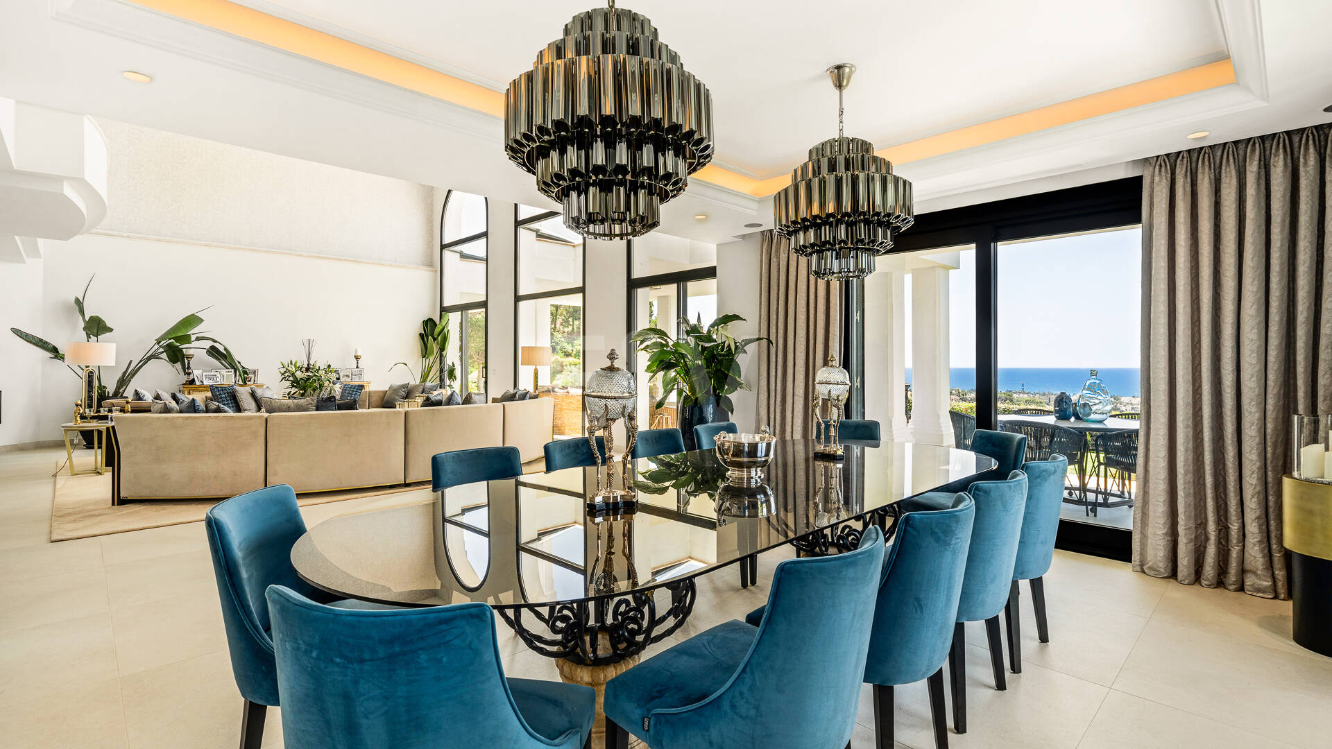 Villa im andalusischen Stil mit unvergleichlicher Privatsphäre und Panoramablick auf das Meer