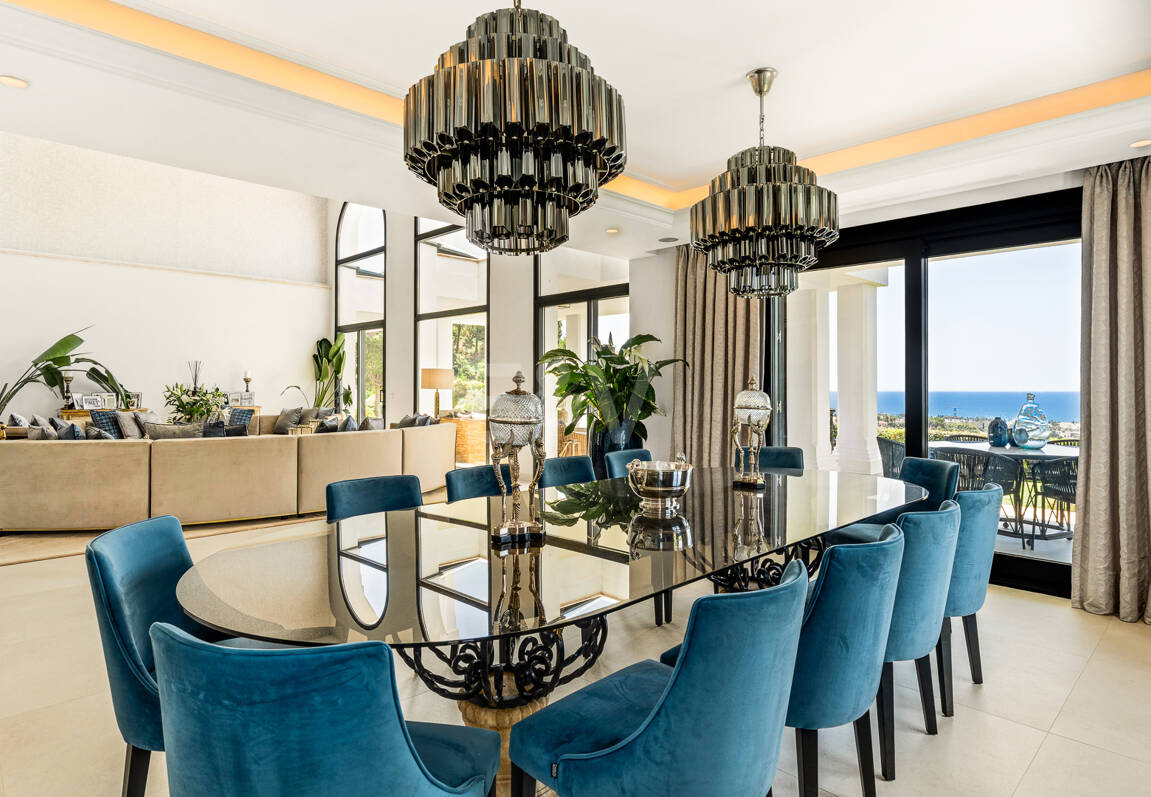 Villa im andalusischen Stil mit unvergleichlicher Privatsphäre und Panoramablick auf das Meer