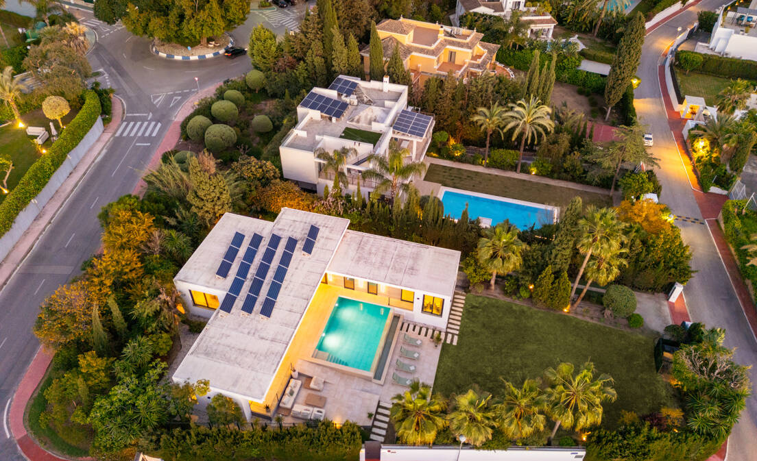 Moderne Villa in Parcelas del Golf mit Design, Privatsphäre und Vermietungspotenzial