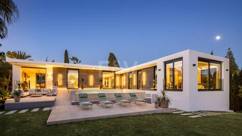 Moderne Villa in Parcelas del Golf mit Design, Privatsphäre und Vermietungspotenzial