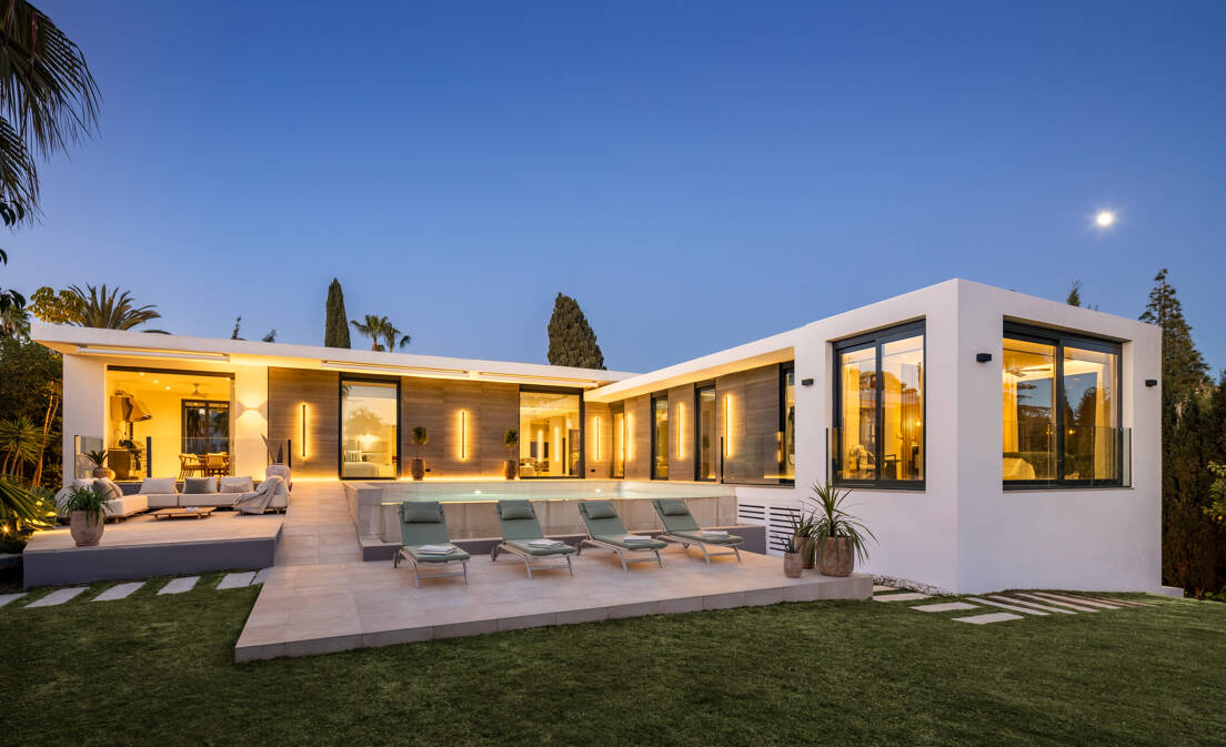 Moderne Villa in Parcelas del Golf mit Design, Privatsphäre und Vermietungspotenzial