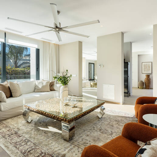 Villa contemporánea en Parcelas del Golf, con diseño, privacidad y potencial de alquiler