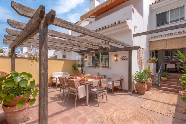 Reihenhaus in Strandnähe in San Pedro Las Petunias