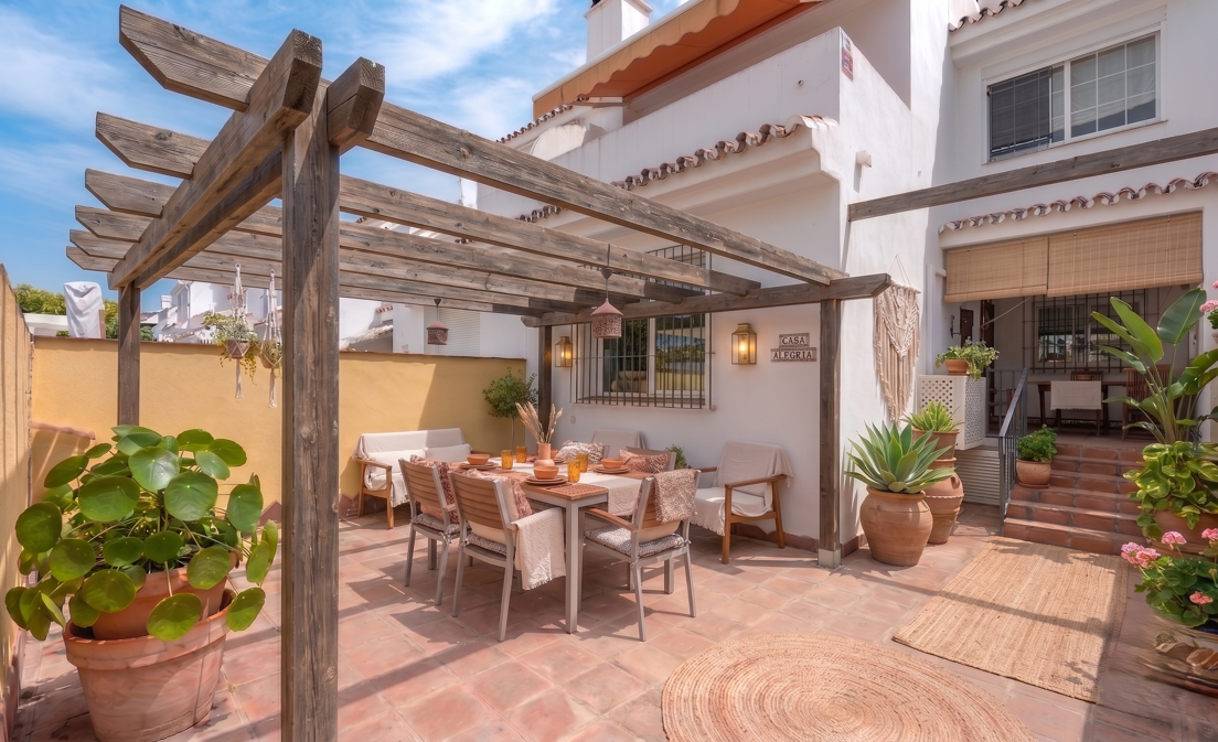 Reihenhaus in Strandnähe in San Pedro Las Petunias