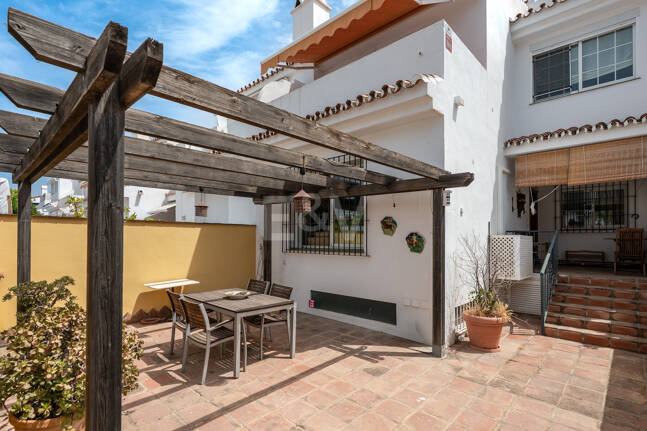 Reihenhaus in Strandnähe in San Pedro Las Petunias