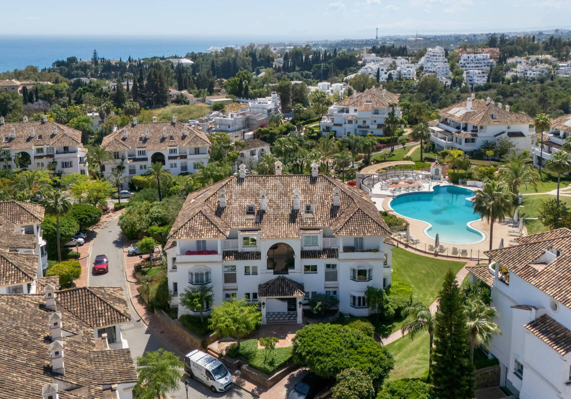 Golden Mile Apartment in Prestigious Monte Paraíso