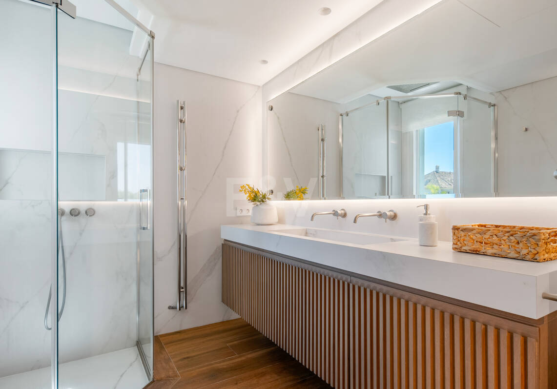Golden Mile Apartment in Prestigious Monte Paraíso