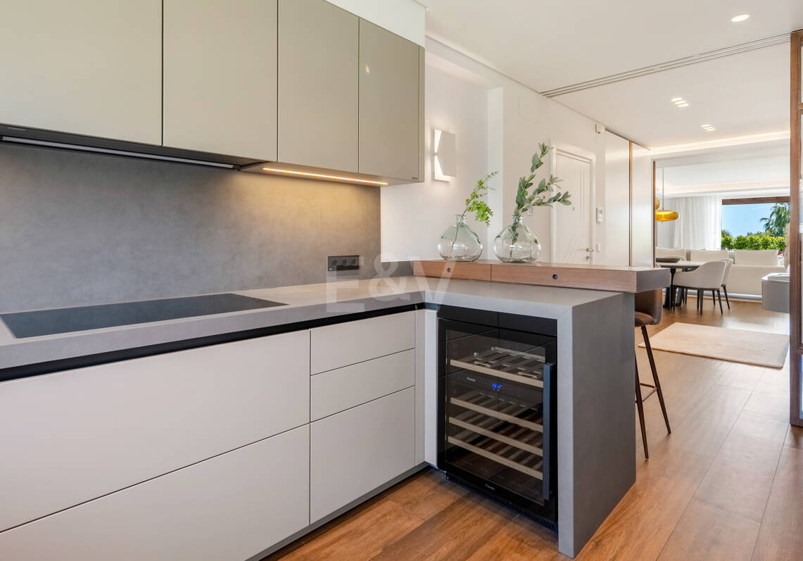 Golden Mile Apartment in Prestigious Monte Paraíso
